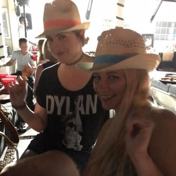 Hat - Picture 4 of 4